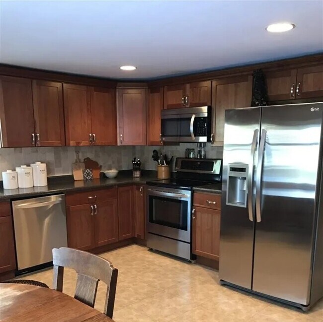 326 3rd Ave, Baraboo, WI 53913 House Rental in Baraboo, WI