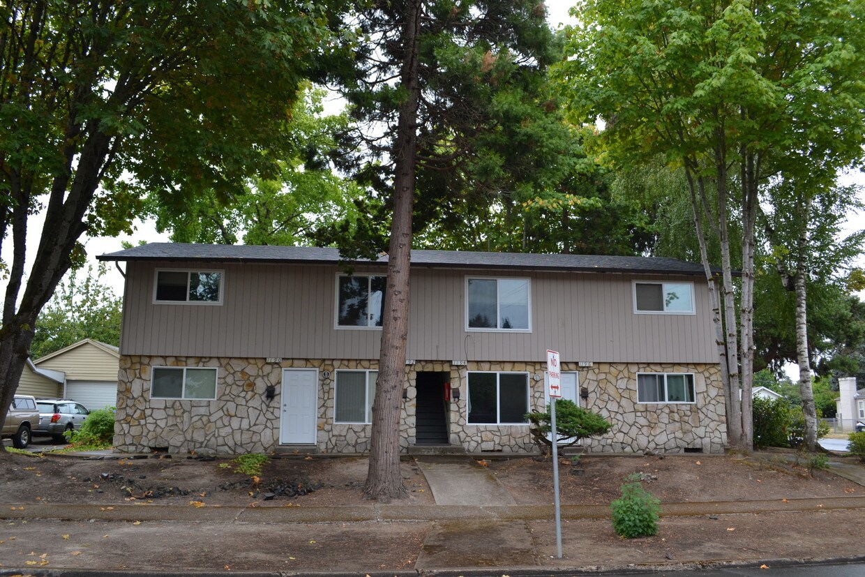 Foto principal - 1190 7th St NW