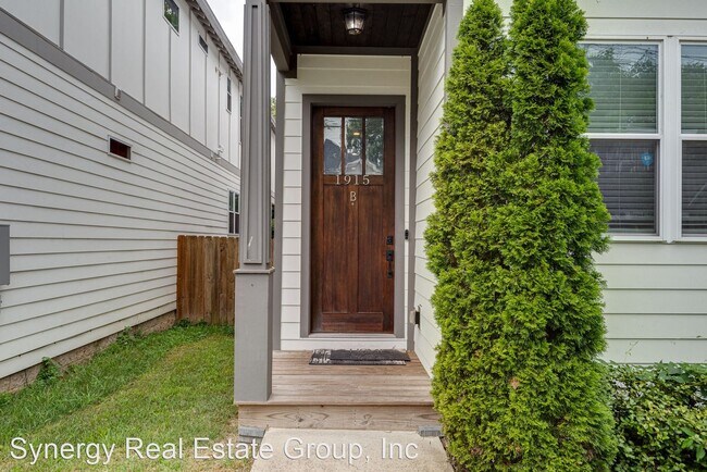Foto del edificio - 4 br, 3 bath House - 1915 B 15th Ave N