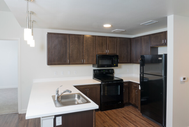 Kitchen - Ash Street Apartments