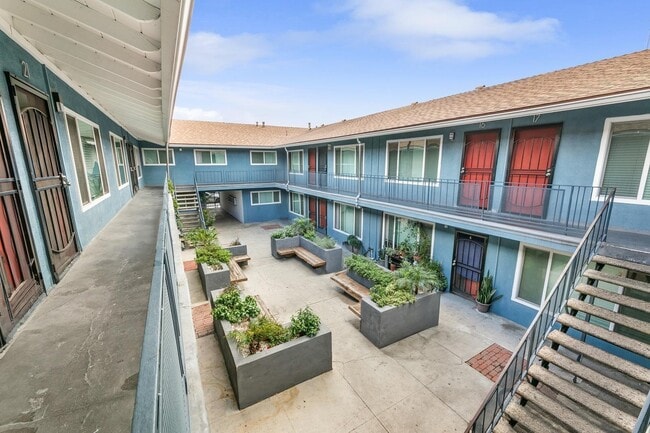 Foto del edificio - 1495 Peterson Ave