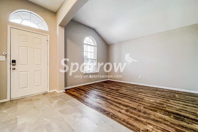 Building Photo - 1009 Redwood Trail