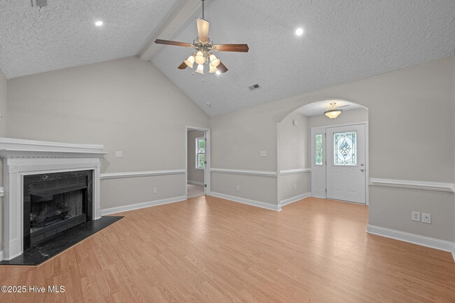 Foto del edificio - 205 Croatan Woods Dr