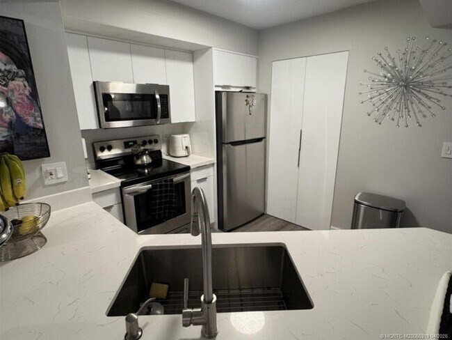 Foto del edificio - 3765 NW Mediterranean Ln