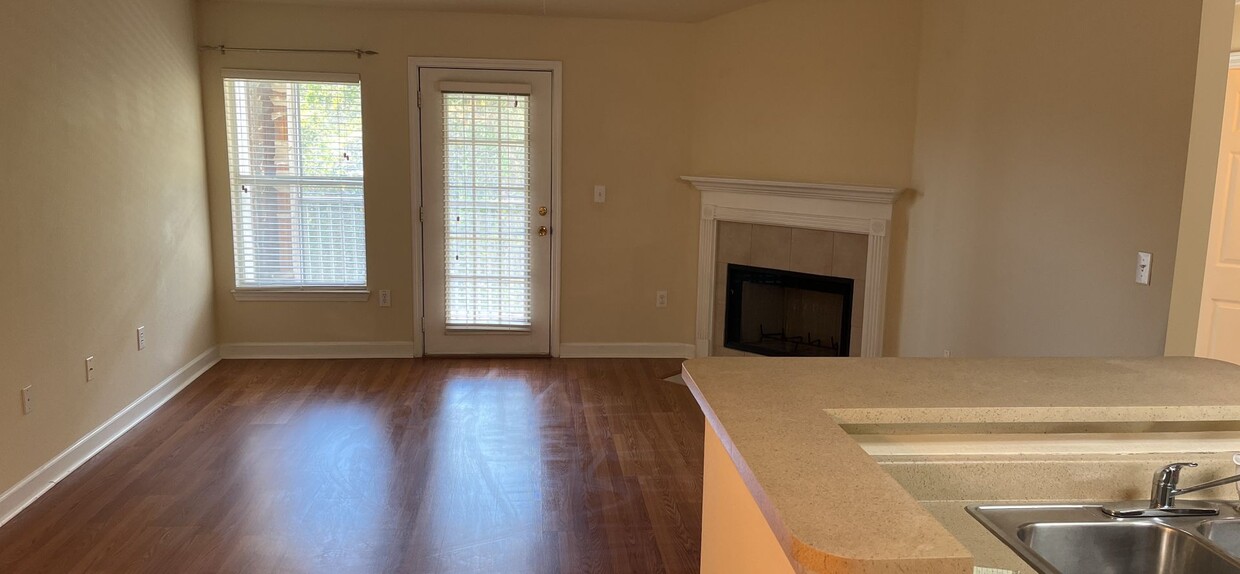 Foto principal - Come see this beautiful two bedroom, two b...