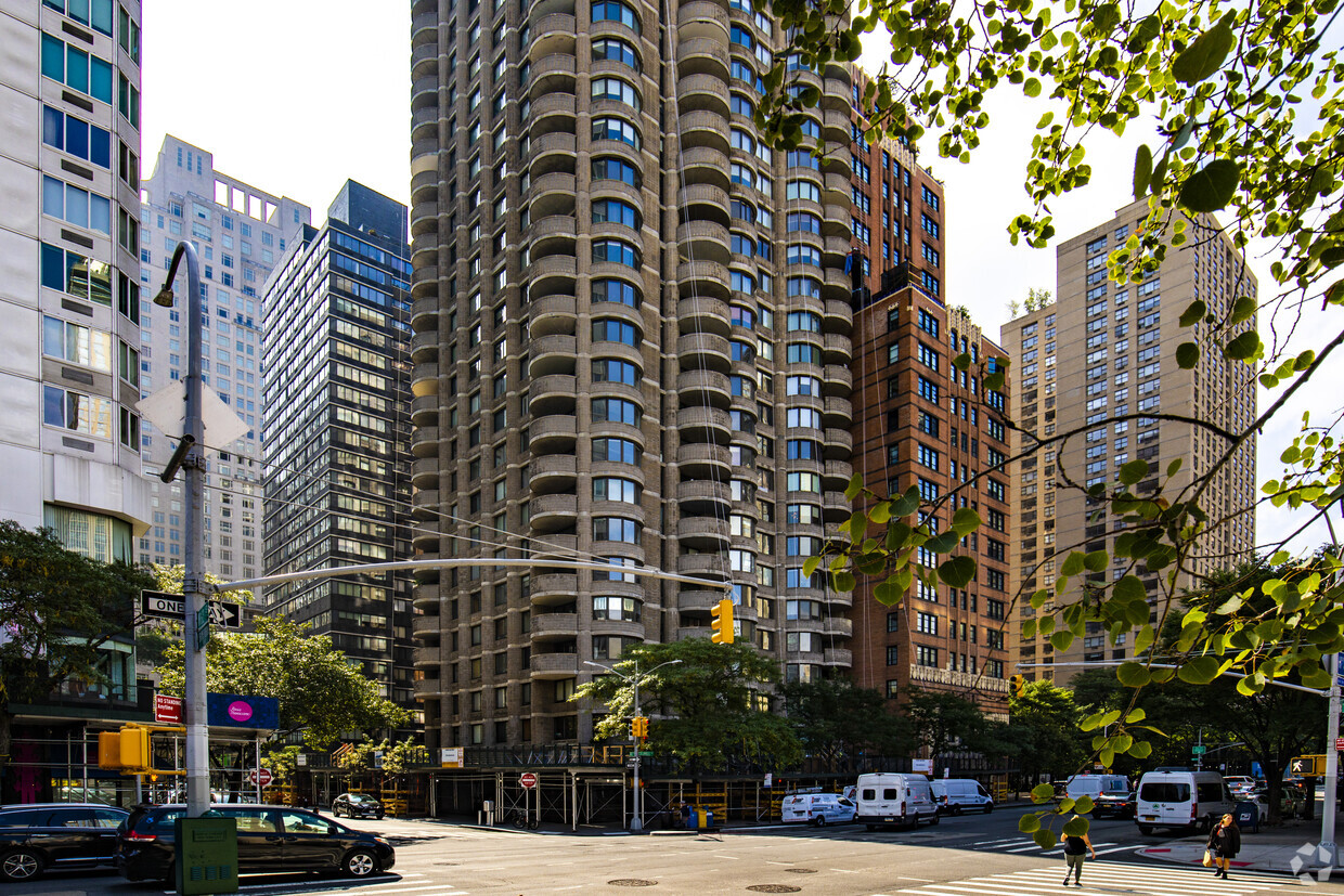 44 W 62nd St New York, NY 10023-7008 - Lincoln Plaza Towers Apartments