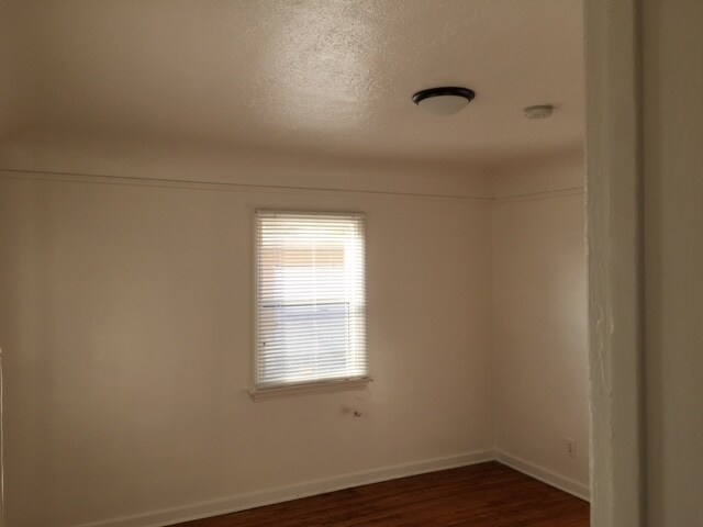 Building Photo - 1730 W 81st St