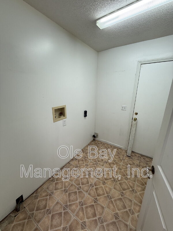 Foto del edificio - 9345 Spice Pond Rd Ext
