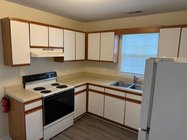 Building Photo - 2831A Bobwhite Cir