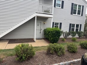 Building Photo - 349 Burdock Ct