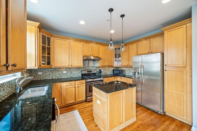 Building Photo - 302 Narragansett Ct