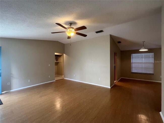 Building Photo - 606 Cedar Grove Dr