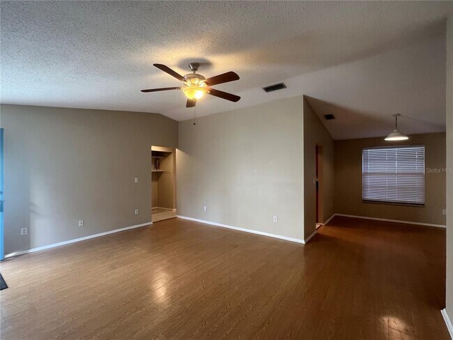 Foto del edificio - 606 Cedar Grove Dr