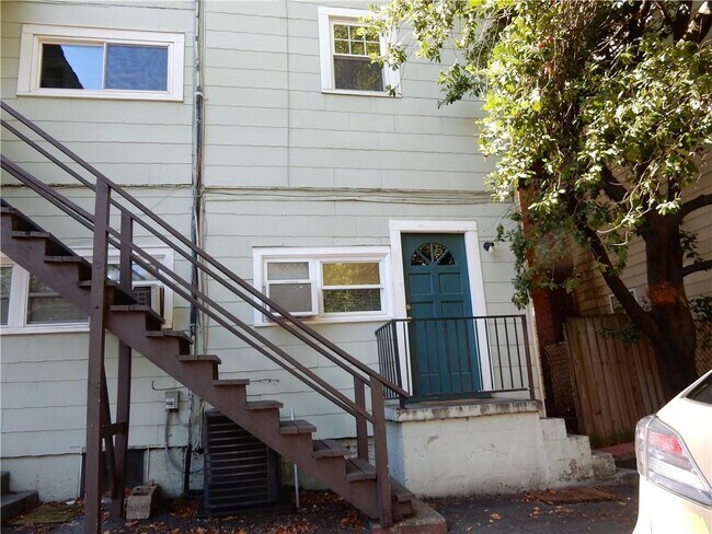 Foto del edificio - 699 Myrtle St NE