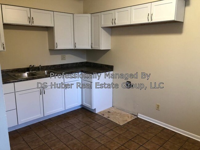 Building Photo - 2911 Harwick Dr