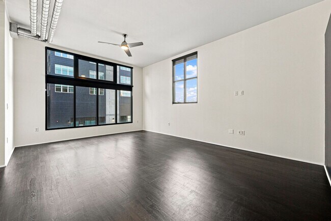 Foto del edificio - 3100 Huron St