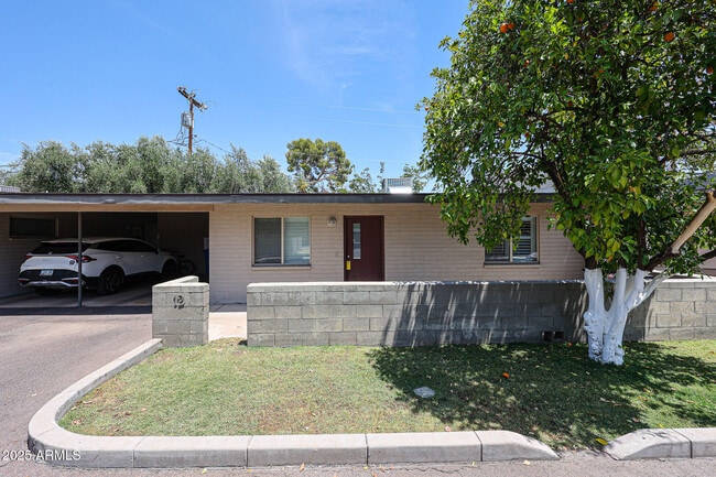 Building Photo - 1219 E Colter St