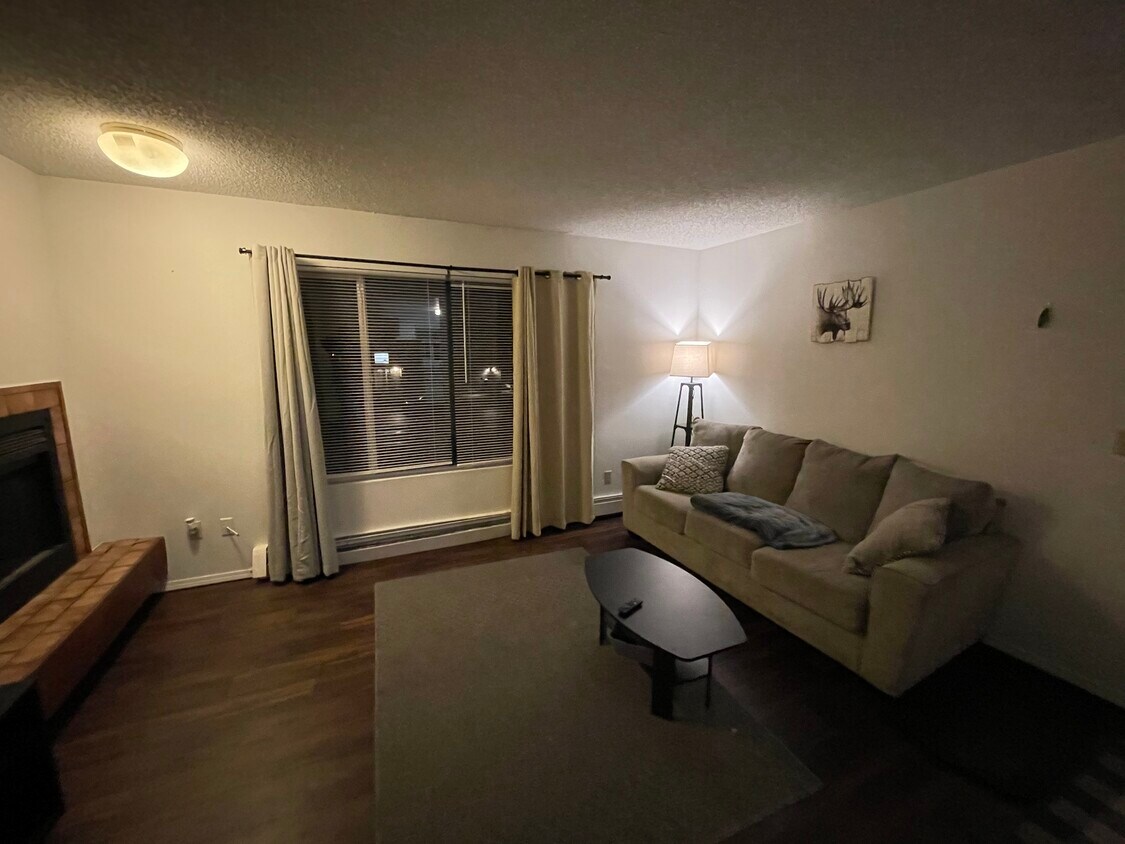 Foto principal - 934 Nelchina St