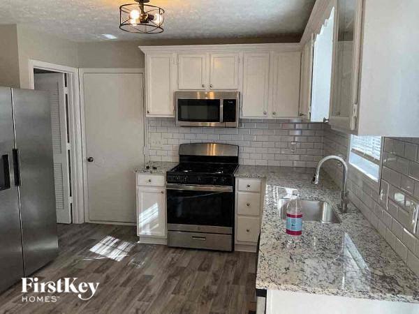 Building Photo - 855 Riverstone Ln