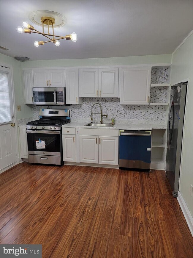 Building Photo - 4903 Bowland Ave