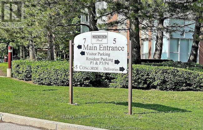 Building Photo - 7 Concorde Pl