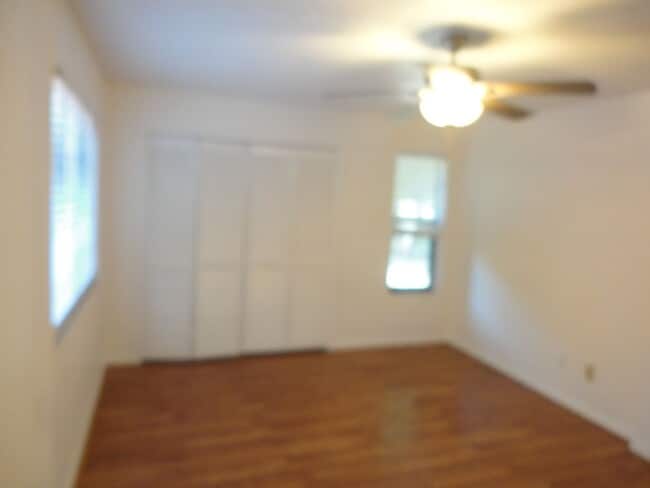 Building Photo - Rockwood Villas