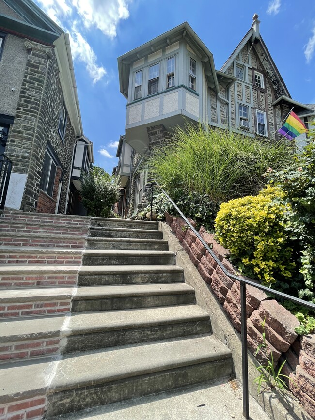 Building Photo - 4322 Spruce St