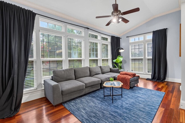 Foto del edificio - 5610 Ginger Ln
