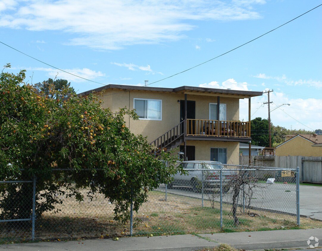 Building Photo - 838 Springs Rd