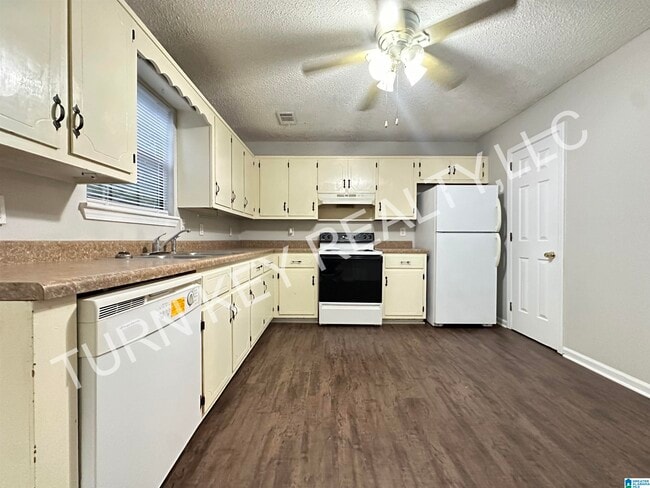 Foto del edificio - 2134 Cheshire Dr