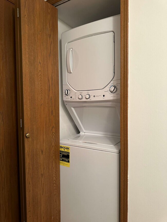 710 Briar Hill Ln Unit 5, Addison, IL 60101 Condo for Rent in Addison