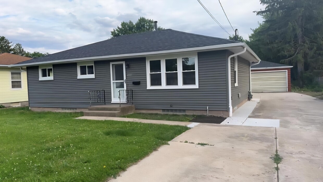 Primary Photo - 4100 29th Ave