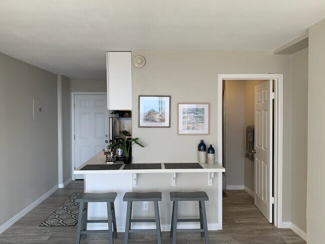 Foto del edificio - 415 E Beach Dr