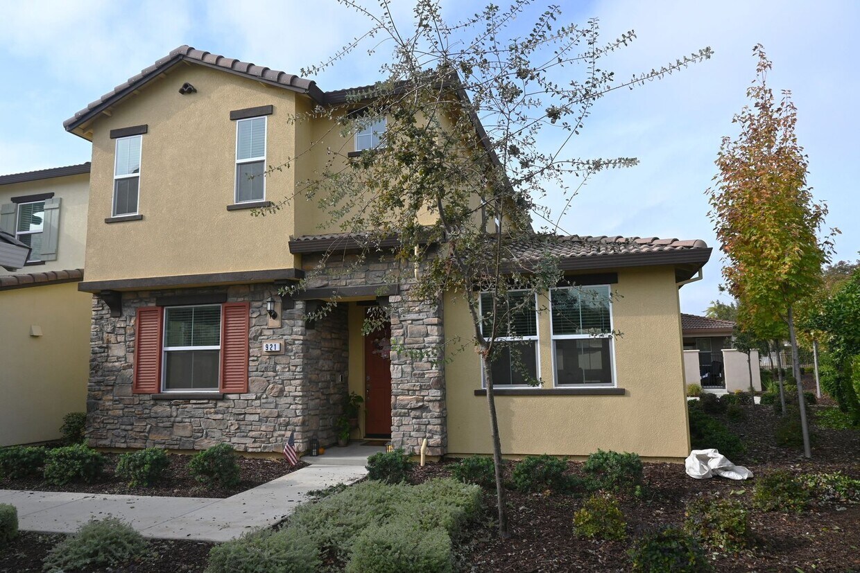 Foto principal - Resident Benefit Package Property