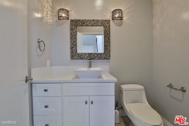 Building Photo - 3 br, 3 bath Condo - 2405 Ripley Ave # B