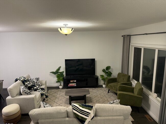 Photo du bâtiment - 110 105th St W