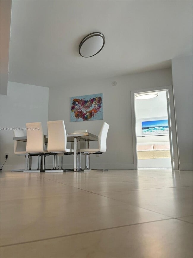 Building Photo - 16699 Collins Ave