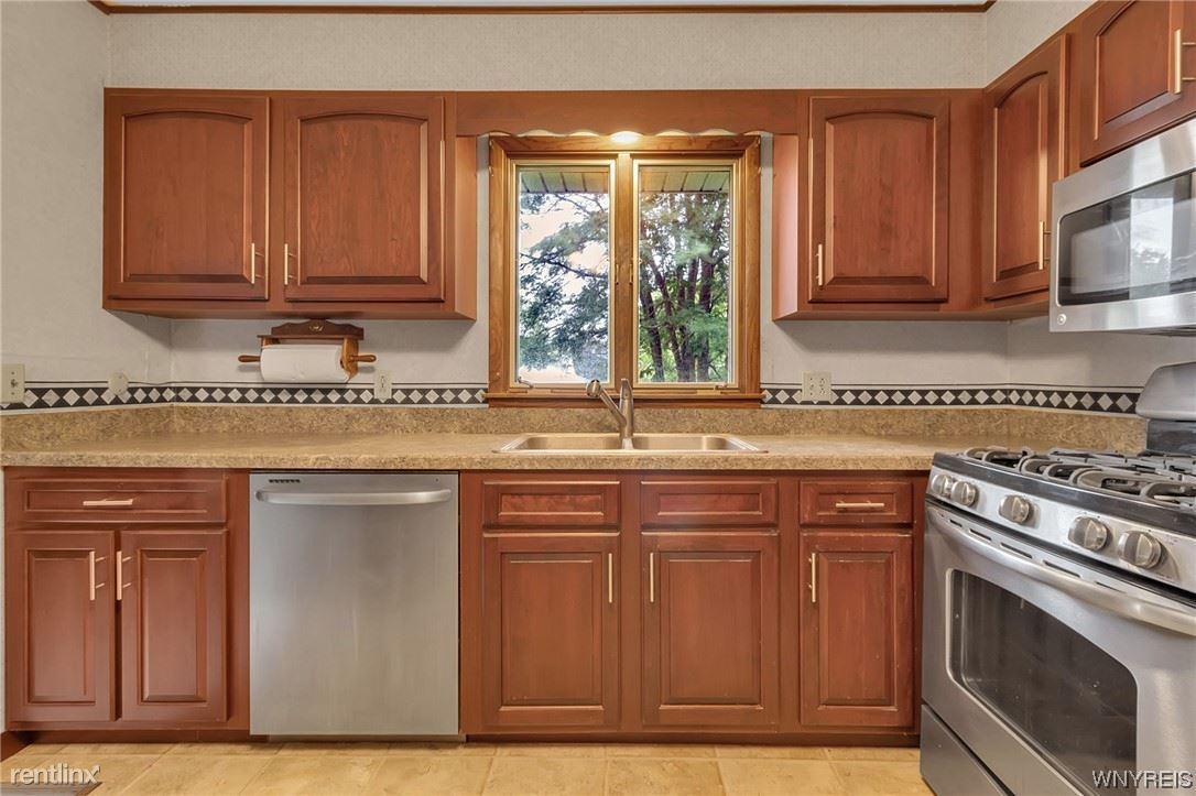 Primary Photo - 3 br, 2 bath House - 29 Briarwood Drive