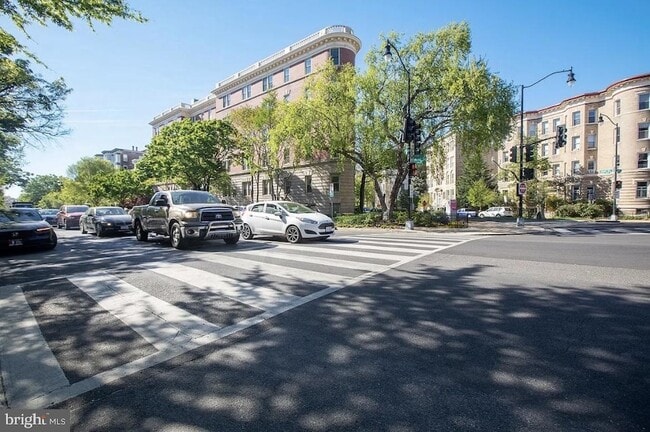 Photo - 1801 Calvert St NW House
