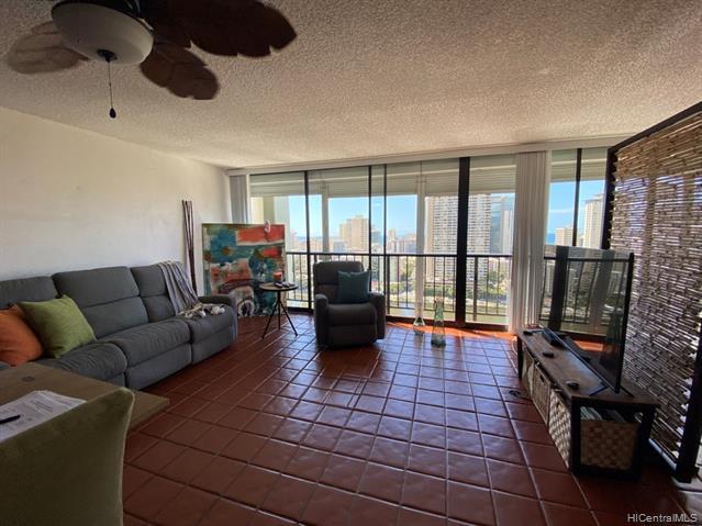 Primary Photo - 2444 Hihiwai St