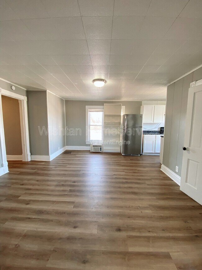 Foto del edificio - 236 W Washington St