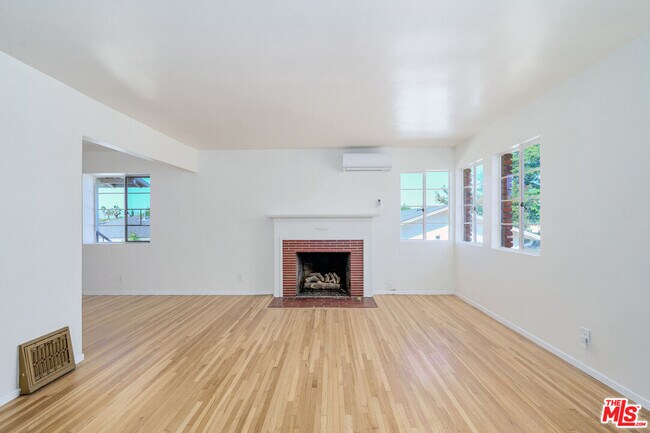 Foto del edificio - 3237 Midvale Ave
