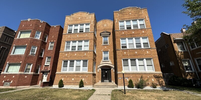 Primary Photo - 7929 S St Lawrence