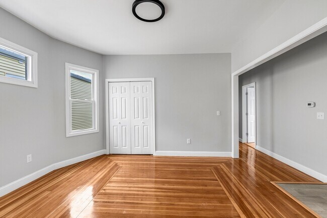 Building Photo - 33 Wolcott St