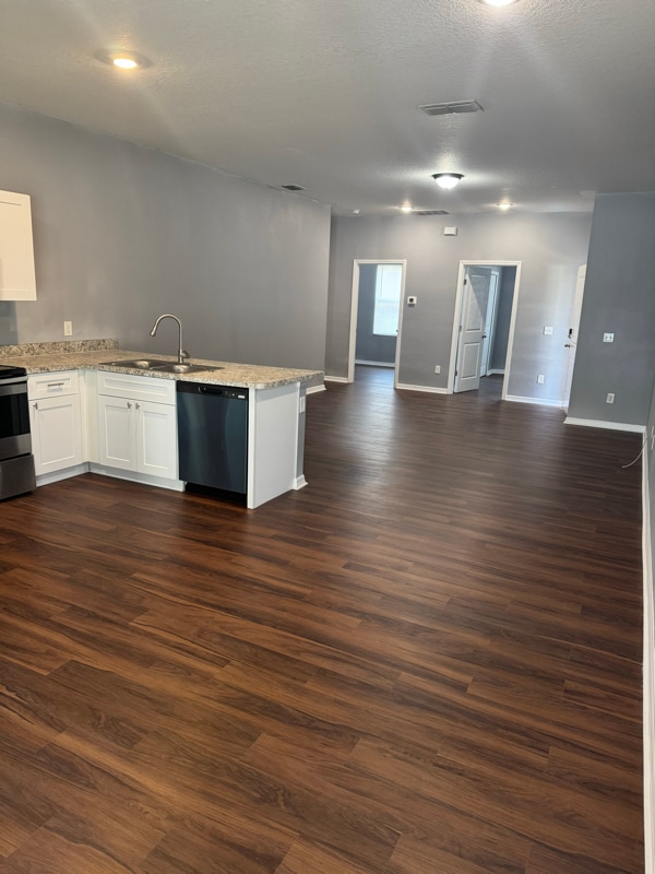 Building Photo - 1999 Marshall St