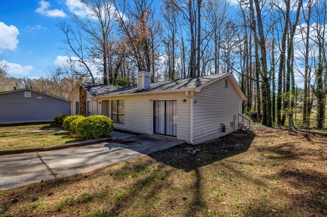 Building Photo - SPRING SPECIAL!! $500 OFF ONE MONTHS RENT