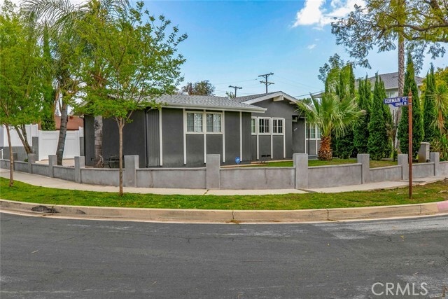 Foto del edificio - 10524 Canby Ave
