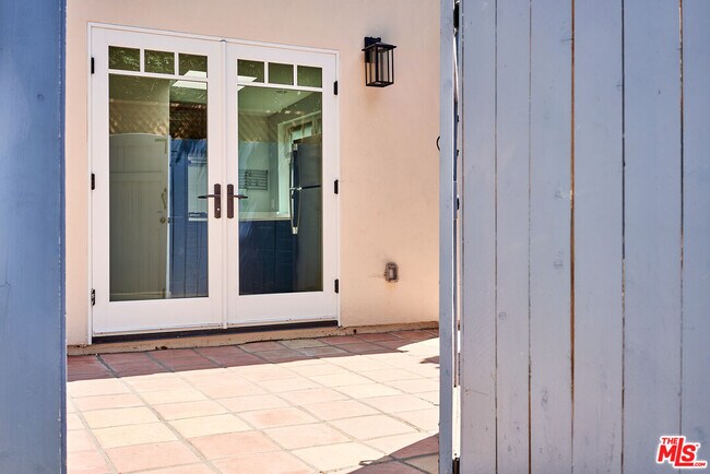 Foto del edificio - 10394 Keswick Ave