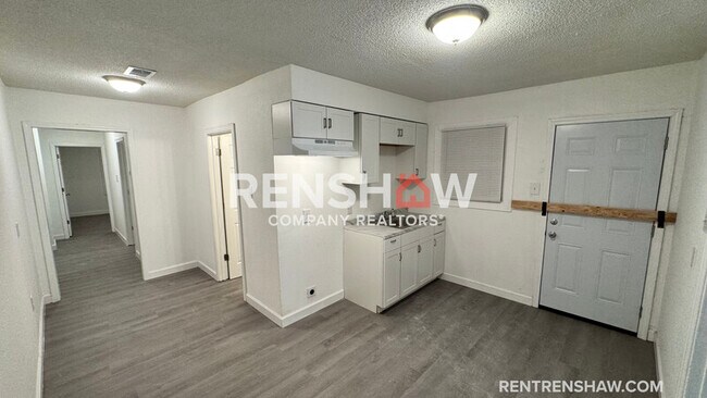 Foto del edificio - 2773 Waverly Ave