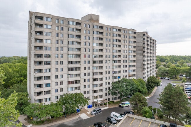 Building Photo - Highview Glen